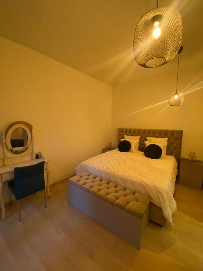 B&B Art And Sleep Antwerpen Eksteriør bilde