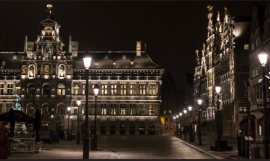 B&B Art And Sleep Antwerpen Eksteriør bilde